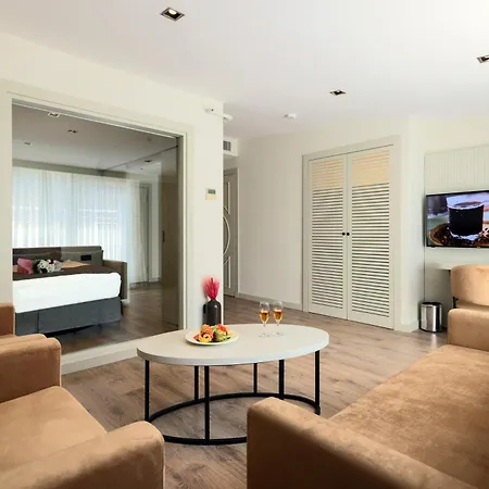 Orka Taksim & 4*