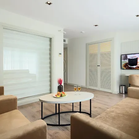 Orka Taksim & 4*
