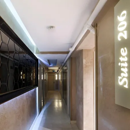 Orka Taksim & 4*