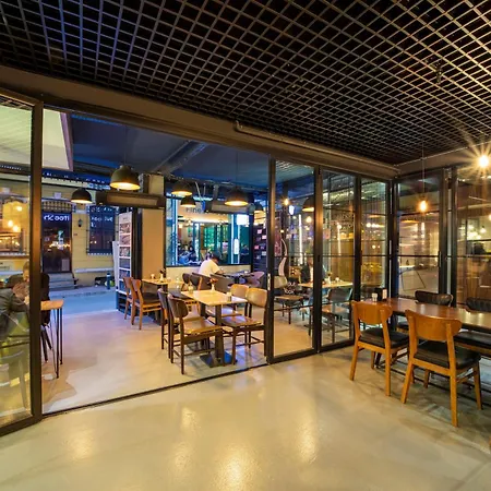 塔克西姆套房酒店