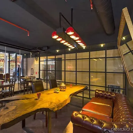 塔克西姆套房酒店 酒店