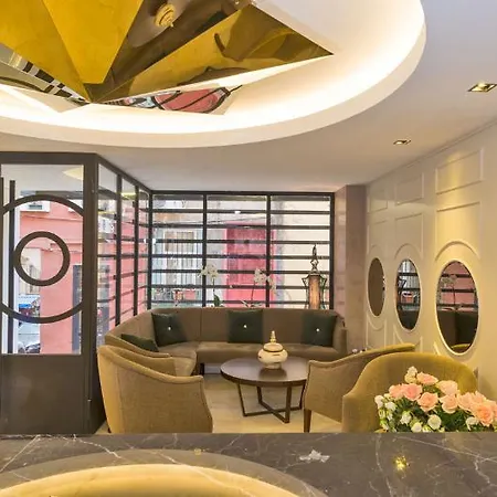 塔克西姆套房酒店 4*